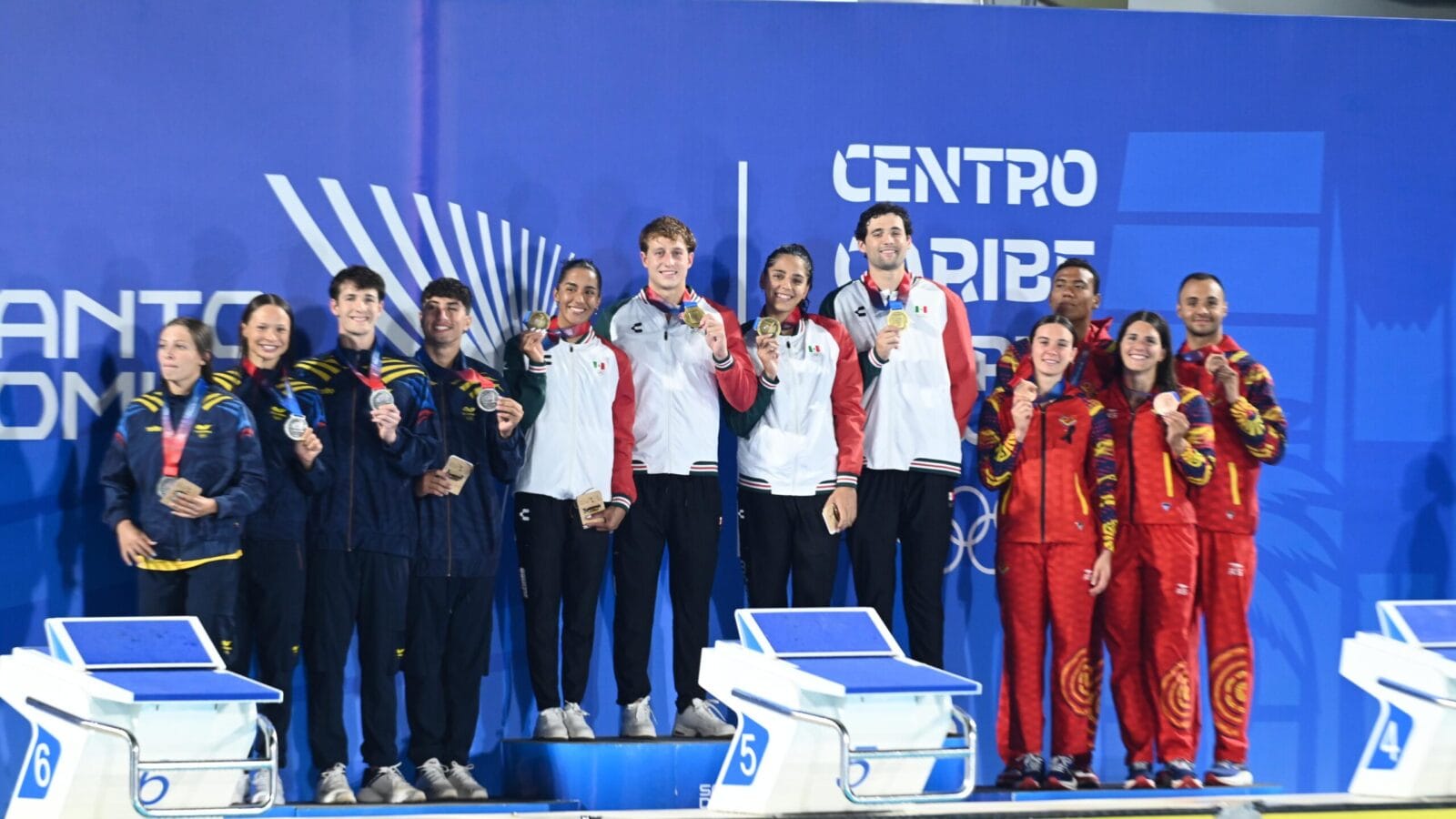 relevo 4x100 libre mixto