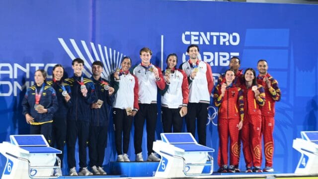 relevo 4x100 libre mixto