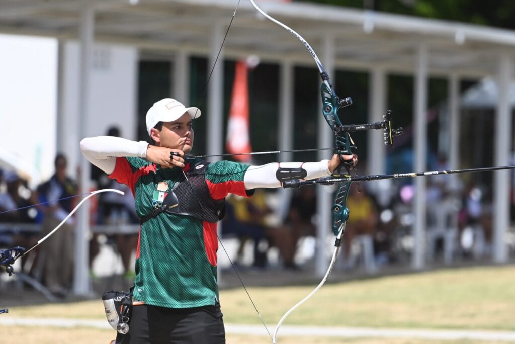 individual masculino recurvo