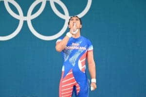Yudelina Mejía se prepara para Santo Domingo 2026 en levantamiento de pesas