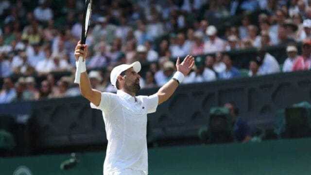 Novak Djokovic celebra su victoria número 106 en Wimbledon