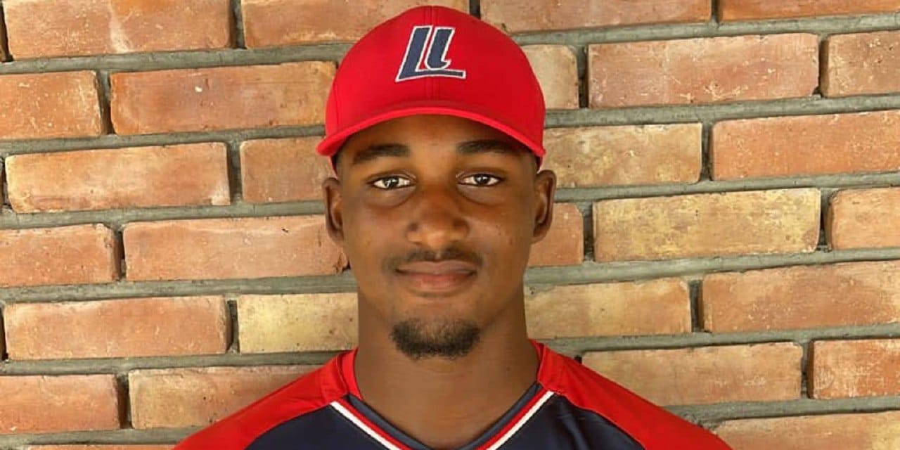 Branneli Franco Cardenales lanzando durante entrenamiento en República Dominicana