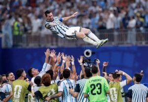 Jugadores celebrando su clasificación a los Cuartos de Final 2026