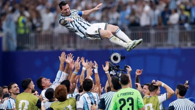 Jugadores celebrando su clasificación a los Cuartos de Final 2026