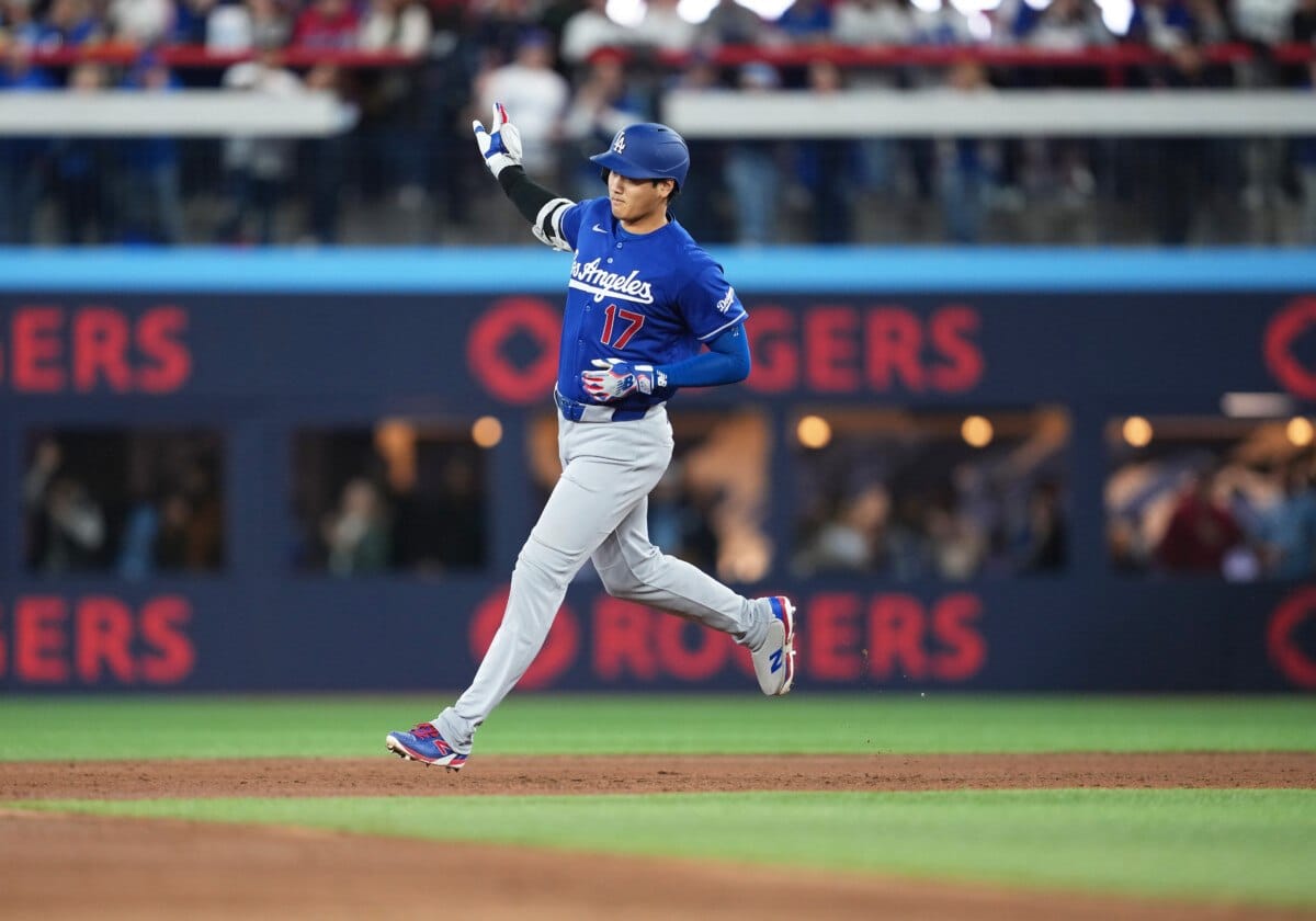 Shohei Ohtani celebra su jonrón 300 con los Dodgers ante los Rockies