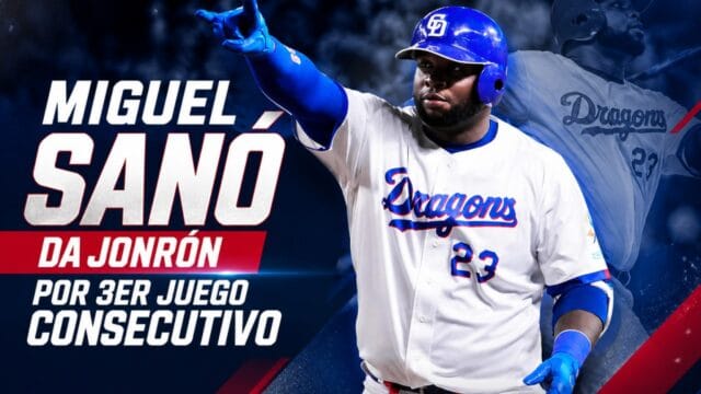 Miguel Sanó celebra su jonrón con los Dragones de Chunichi en la NPB