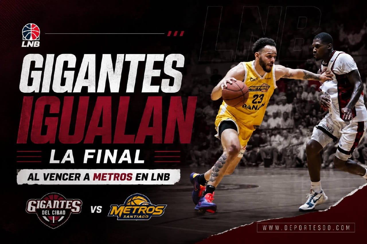 Jugadores de Gigantes del Cibao celebran en la Final LNB ante Metros