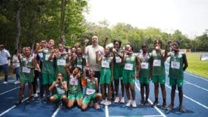 Atletas celebran título en el Campeonato INEFI 2026 de atletismo escolar