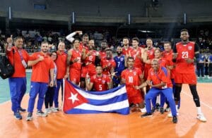 Jugadores en acción durante el Voleibol Masculino 2026