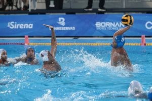 Selección de Cuba celebra tras vencer a Venezuela en polo acuático