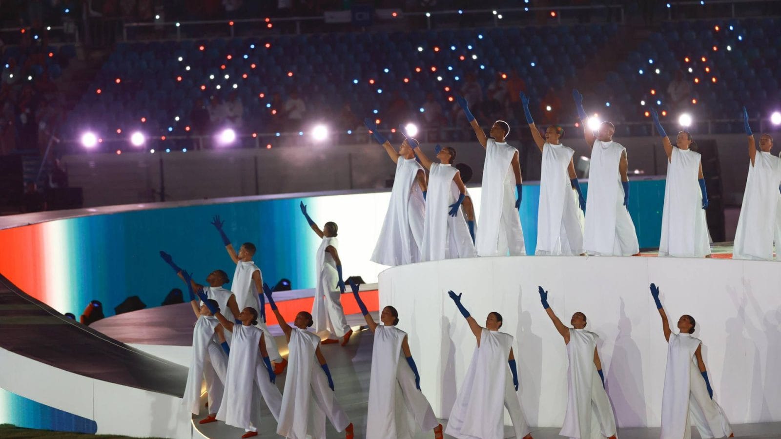 Ceremonia de apertura de los JCC Santo Domingo 2026 con drones en el cielo