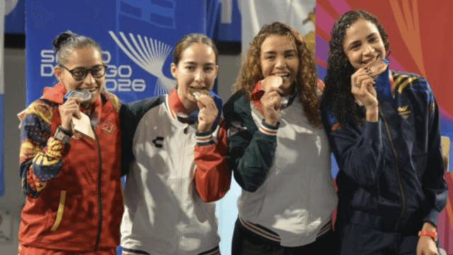 oro en espada femenina