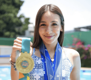 oro en natacion artistica