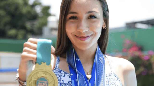 oro en natacion artistica