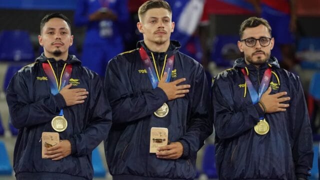 oro en kata equipo masculino