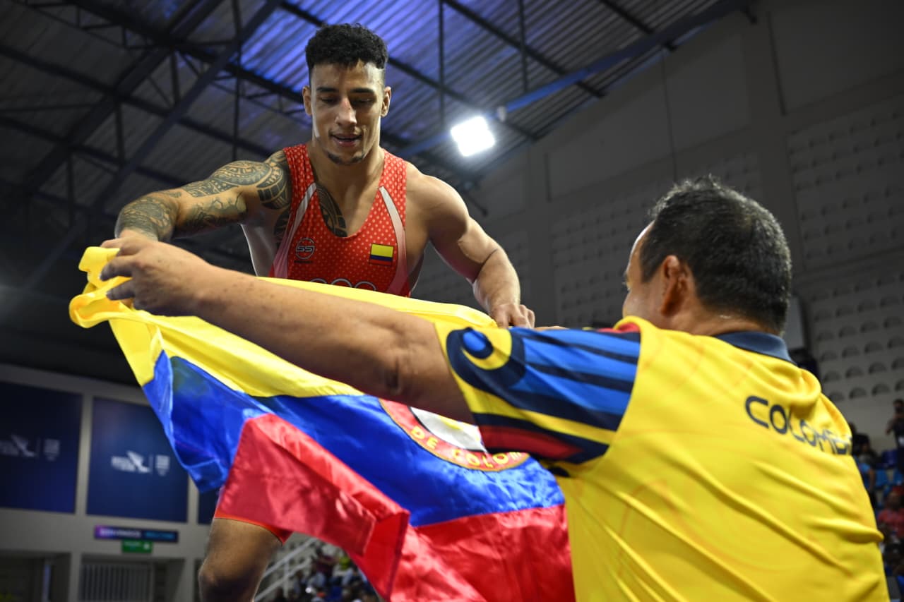 oro en lucha grecorromana