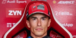 Pedro Acosta se rinde ante Marc Márquez antes de ser compañeros en Ducati
