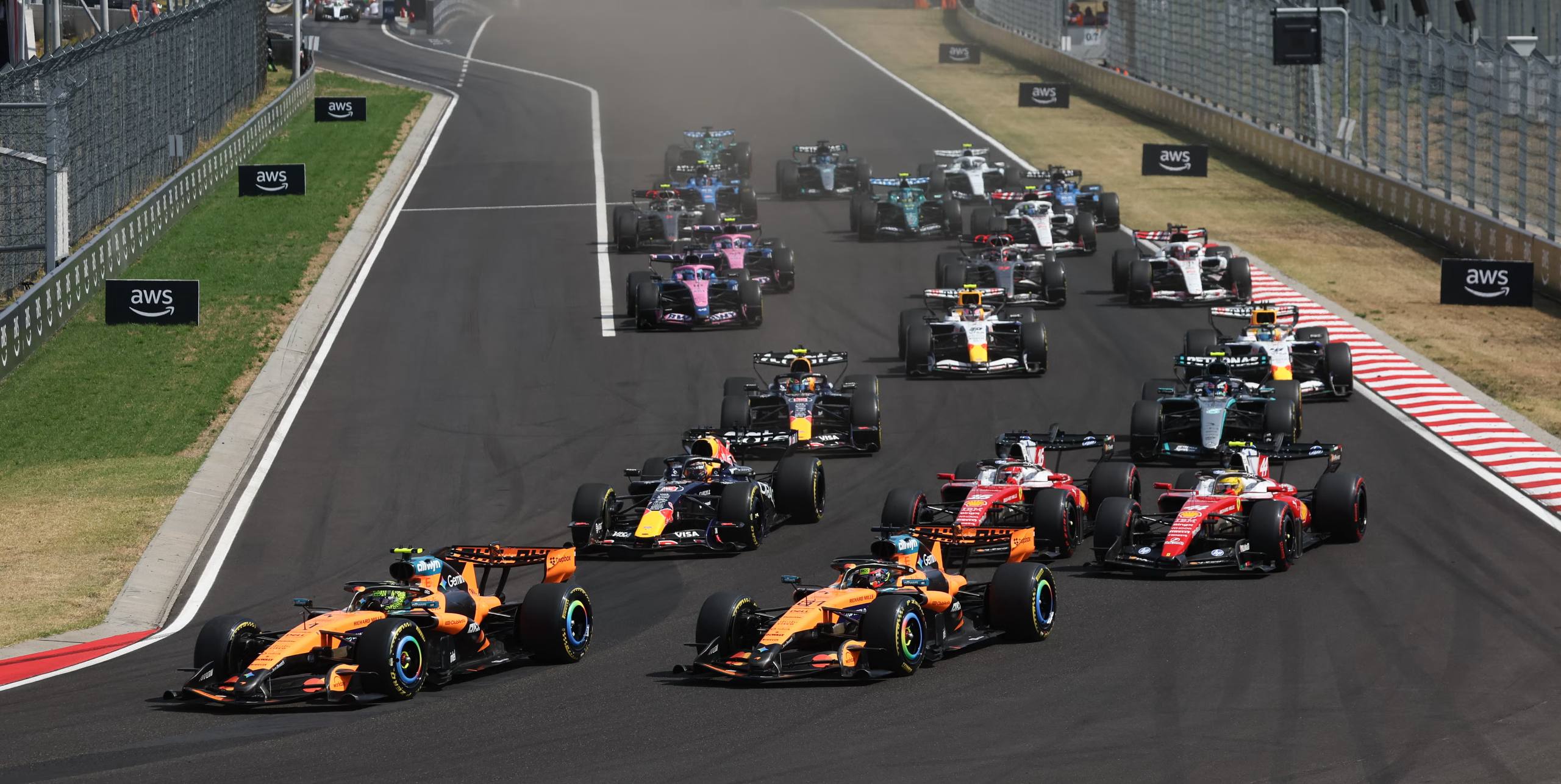 Piloto de F1 2026 en pista durante el parón de verano