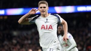 van de ven tottenham contrato