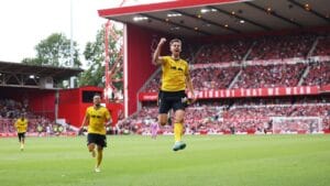 leeds vence nottingham forest