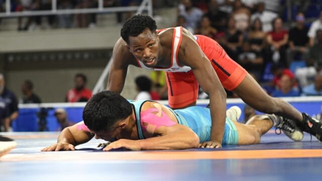 bronce dominicano en lucha