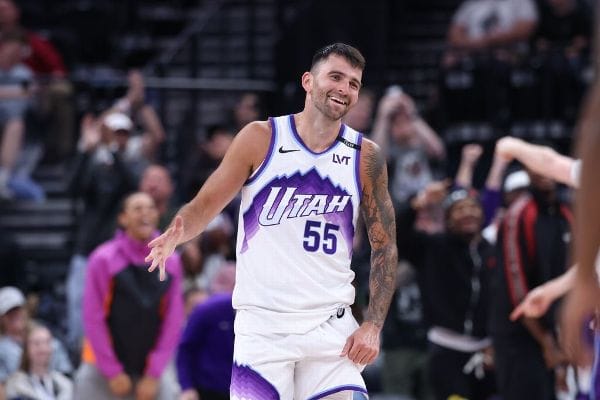 knicks firman a konchar
