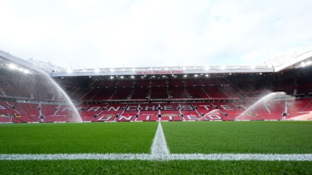 cesped old trafford