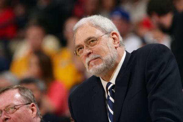 estatua de phil jackson