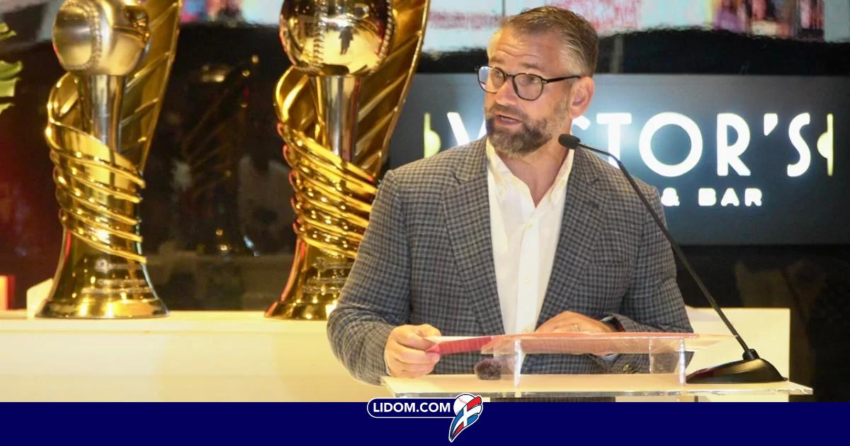 Leones del Escogido lanzamiento