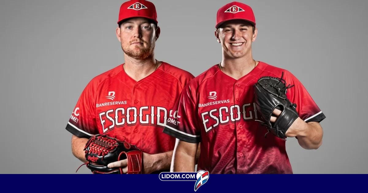 Escogido Derek West Kelly Austin
