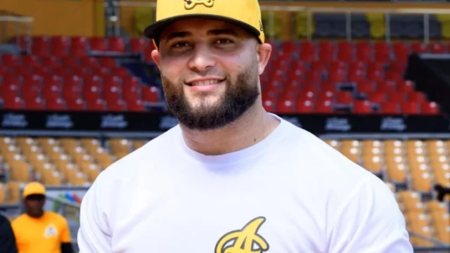 junior fernandez aguilas