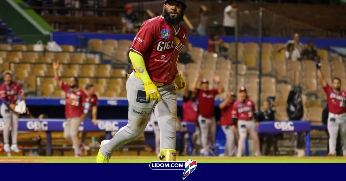 Jonrón de Marcell Ozuna